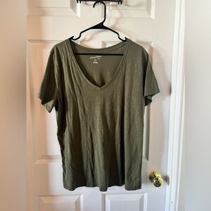 Women’s v neck shirt bundle. One is new w/tags